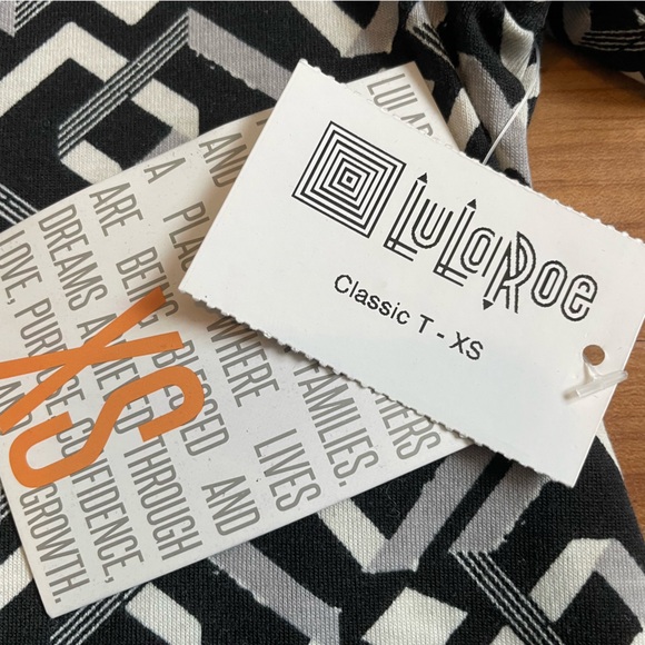 LuLaRoe XS Classic Tee Black White Grey - Picture 2 of 5